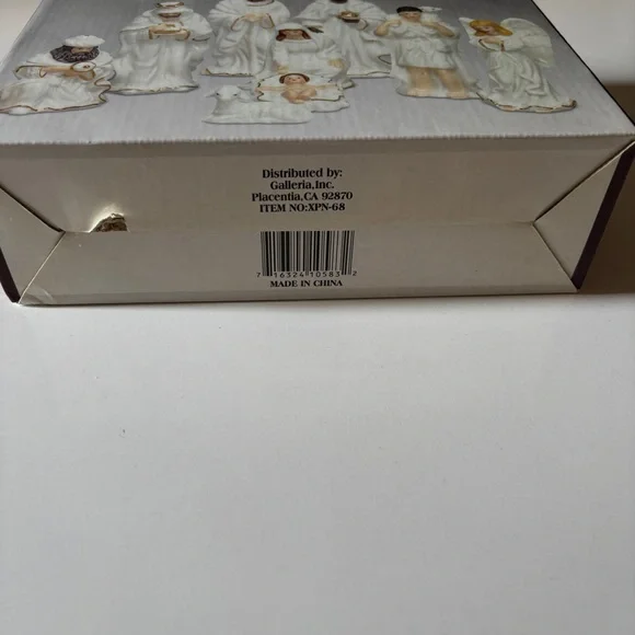 Galleria Fine Porcelain Nativity  9 Pc Set Figurine - Picture 13 of 13